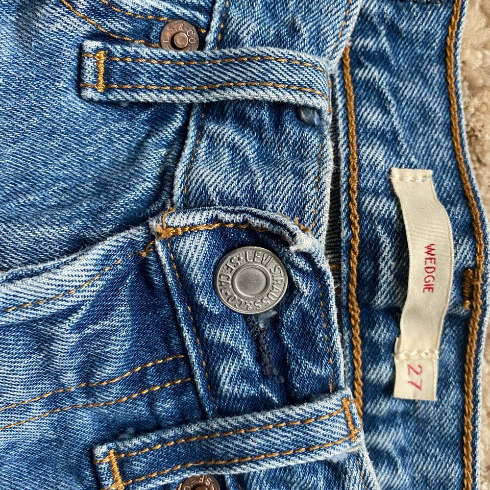 Levi’s Wedgie Jeans